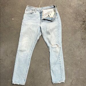 LEVI’S 501S SIZE 28